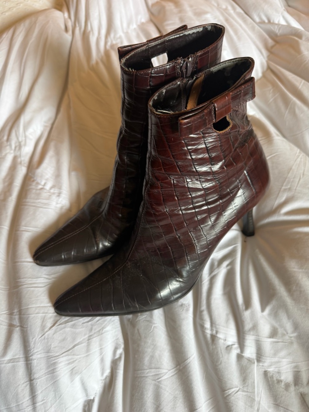 Italian Leather Pointed-Toe Crocodile Ankle Boots